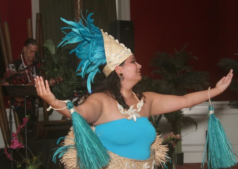 bowwow luau 2025 entertainment dancers